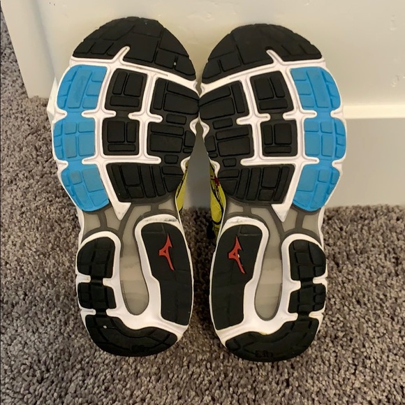 Mizuno Wave Inspire 10 Running Shoe - Picture 3 of 4